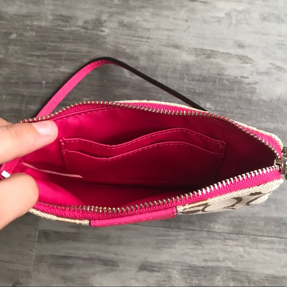 Coach Wristlet - Picture 7 of 7